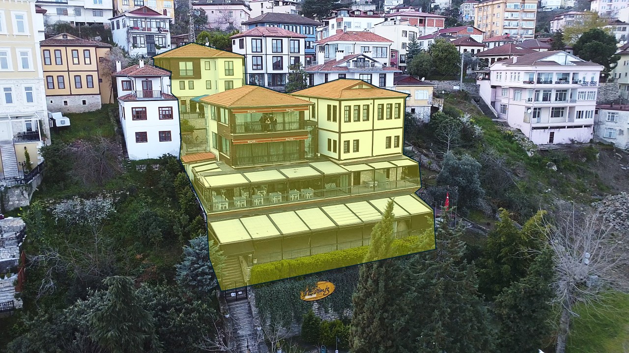 TAŞBAŞI MAHALLESİNDE SATILIK TARİHİ OTEL